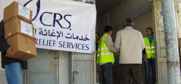 جمعية الحياة والأمل توقع اتفاقية مع مؤسسة خدمات الإغاثة الكاثوليكية