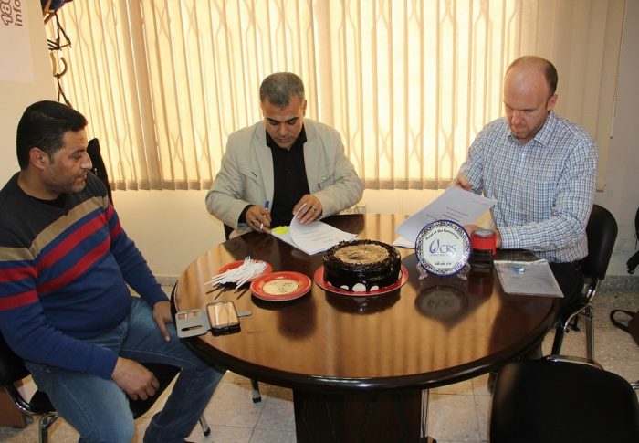 الحياة والأمل توقع اتفاقيات مع مؤسسة CRS