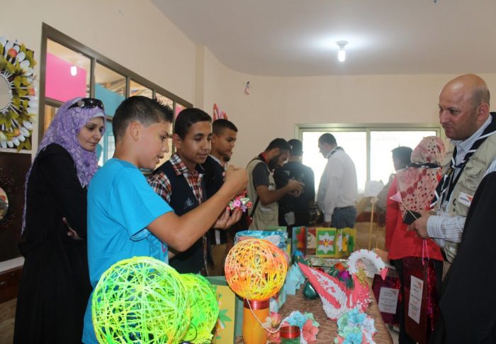الحياة والأمل تقيم معرض أجيال‎